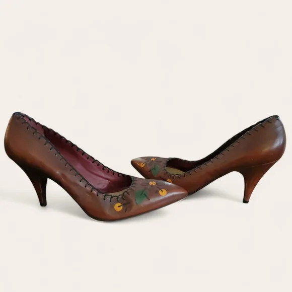Y2K Vintage PRADA Leather Applique Flower Accent Pumps Heels Size 41 - Picture 1 of 10